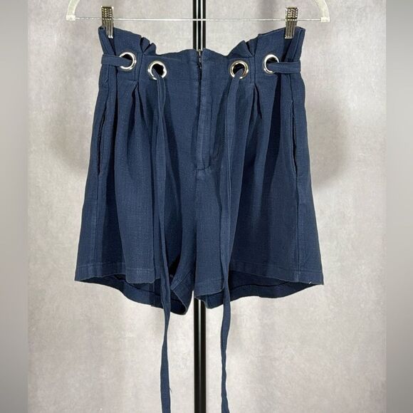 &Merci Linen Blend Tie Front Shorts With Silver Grommets Size Medium - Picture 2 of 6